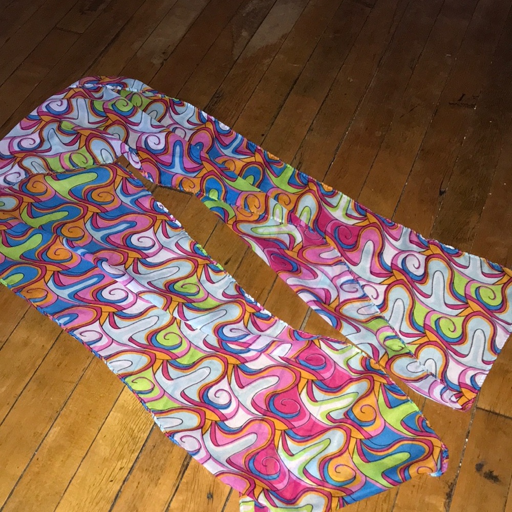 Multicolor Swirl Pattern Lightweight Scarf